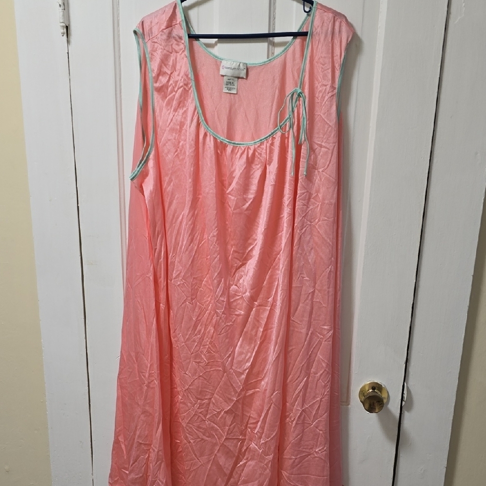 Pink Sleeveless Nightgown 004